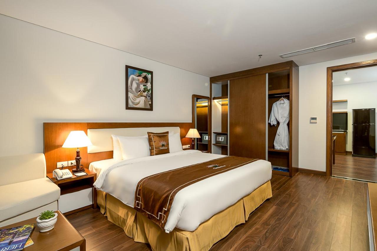 Tamarind Danang Beach Hotel Buitenkant foto