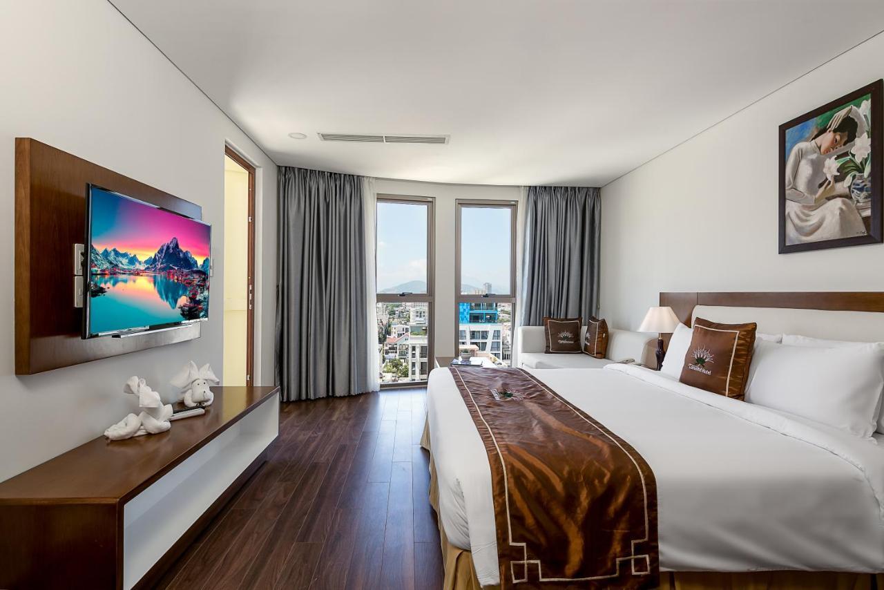 Tamarind Danang Beach Hotel Buitenkant foto